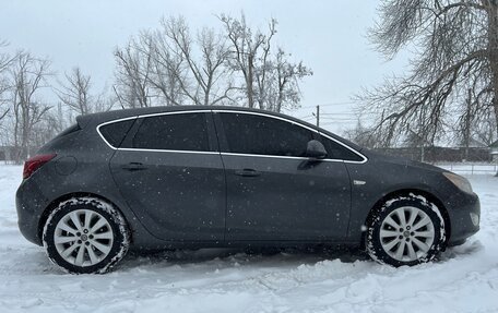 Opel Astra J, 2011 год, 800 000 рублей, 5 фотография