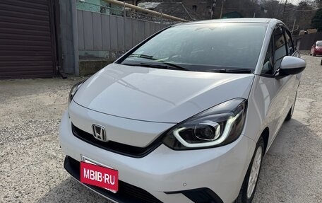 Honda Fit, 2020 год, 1 740 000 рублей, 2 фотография