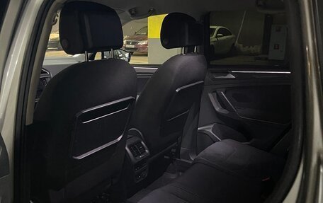 Volkswagen Tiguan II, 2018 год, 3 200 000 рублей, 14 фотография