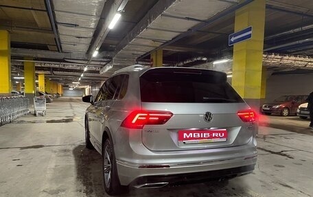 Volkswagen Tiguan II, 2018 год, 3 200 000 рублей, 4 фотография