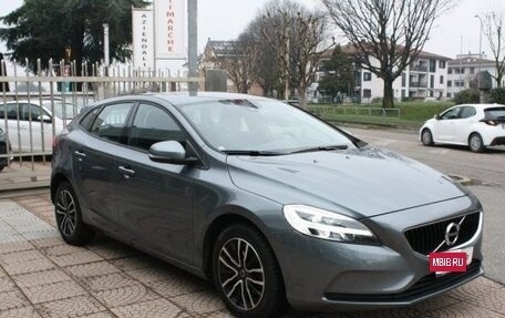 Volvo V40 II рестайлинг, 2020 год, 2 400 000 рублей, 5 фотография