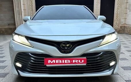 Toyota Camry, 2019 год, 3 200 000 рублей, 11 фотография