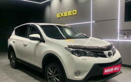 Toyota RAV4, 2015 год, 2 000 000 рублей, 4 фотография