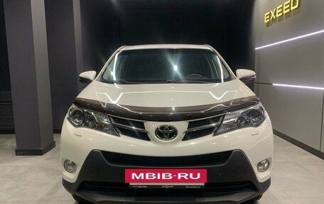 Toyota RAV4, 2015 год, 2 000 000 рублей, 3 фотография