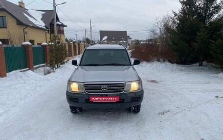 Toyota Land Cruiser 100 рестайлинг 2, 2005 год, 2 050 000 рублей, 6 фотография