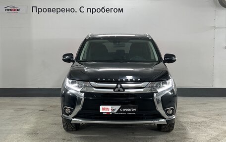 Mitsubishi Outlander III рестайлинг 3, 2018 год, 1 897 000 рублей, 2 фотография