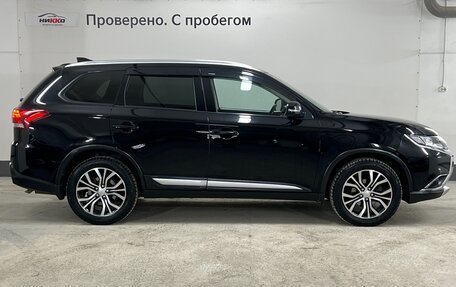 Mitsubishi Outlander III рестайлинг 3, 2018 год, 1 897 000 рублей, 3 фотография