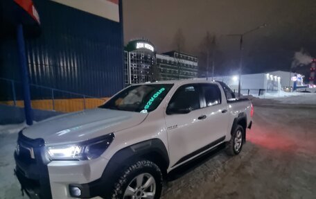 Toyota Hilux VIII, 2020 год, 4 900 000 рублей, 2 фотография