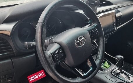 Toyota Hilux VIII, 2020 год, 4 900 000 рублей, 8 фотография