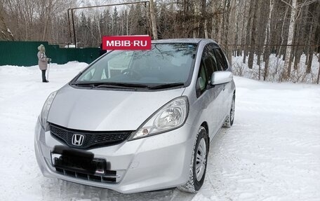 Honda Fit III, 2011 год, 970 000 рублей, 16 фотография