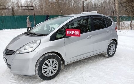 Honda Fit III, 2011 год, 970 000 рублей, 17 фотография