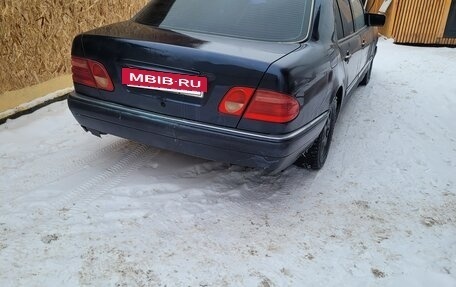 Mercedes-Benz E-Класс, 1997 год, 200 000 рублей, 3 фотография