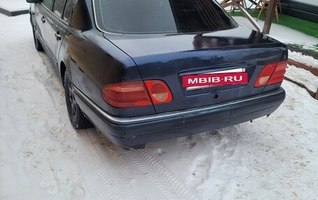 Mercedes-Benz E-Класс, 1997 год, 200 000 рублей, 6 фотография