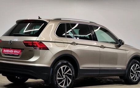 Volkswagen Tiguan II, 2018 год, 2 650 000 рублей, 4 фотография