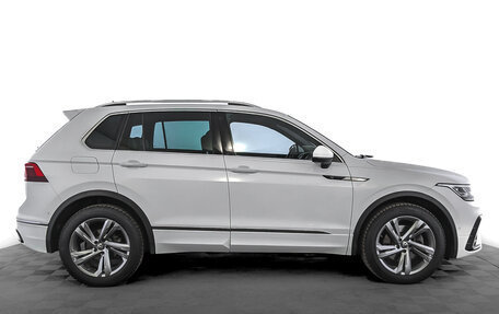 Volkswagen Tiguan II, 2021 год, 3 870 000 рублей, 4 фотография