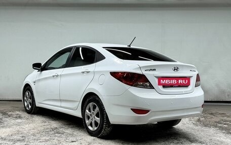 Hyundai Solaris II рестайлинг, 2011 год, 900 000 рублей, 6 фотография