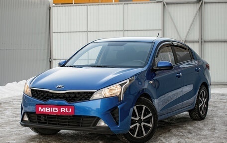 KIA Rio IV, 2021 год, 1 750 000 рублей, 2 фотография