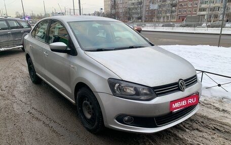 Volkswagen Polo VI (EU Market), 2011 год, 710 000 рублей, 2 фотография