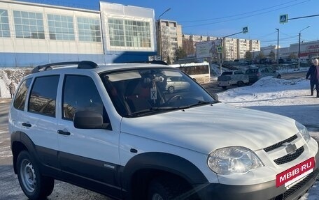 Chevrolet Niva I рестайлинг, 2014 год, 720 000 рублей, 3 фотография