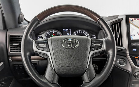 Toyota Land Cruiser 200, 2018 год, 8 350 000 рублей, 22 фотография