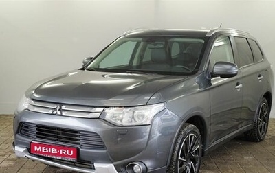 Mitsubishi Outlander III рестайлинг 3, 2014 год, 1 950 000 рублей, 1 фотография