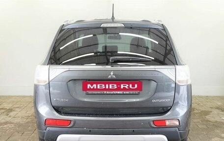 Mitsubishi Outlander III рестайлинг 3, 2014 год, 1 950 000 рублей, 3 фотография