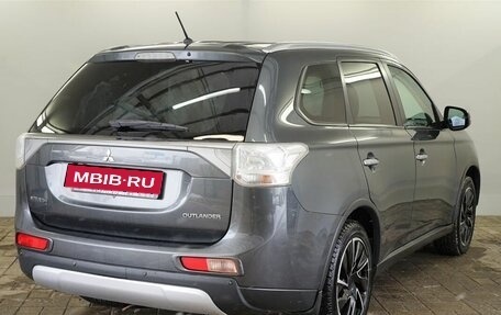 Mitsubishi Outlander III рестайлинг 3, 2014 год, 1 950 000 рублей, 4 фотография