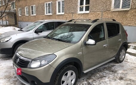 Renault Sandero I, 2013 год, 740 000 рублей, 1 фотография