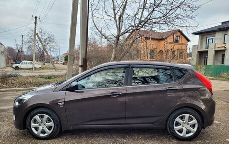 Hyundai Solaris II рестайлинг, 2015 год, 925 000 рублей, 1 фотография