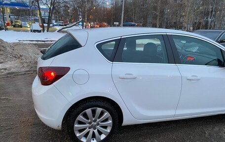 Opel Astra J, 2011 год, 900 000 рублей, 5 фотография