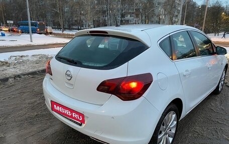 Opel Astra J, 2011 год, 900 000 рублей, 4 фотография