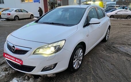 Opel Astra J, 2011 год, 900 000 рублей, 7 фотография