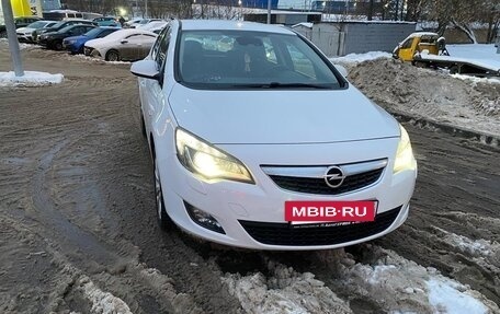 Opel Astra J, 2011 год, 900 000 рублей, 6 фотография