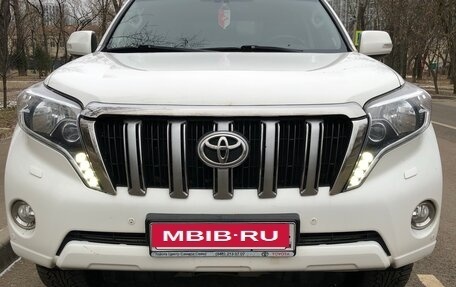 Toyota Land Cruiser Prado 150 рестайлинг 2, 2014 год, 4 450 000 рублей, 10 фотография