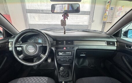 Audi A6, 1998 год, 450 000 рублей, 11 фотография