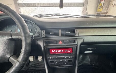 Audi A6, 1998 год, 450 000 рублей, 12 фотография