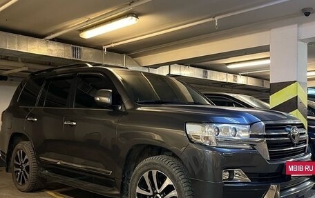 Toyota Land Cruiser 200, 2019 год, 8 100 000 рублей, 5 фотография