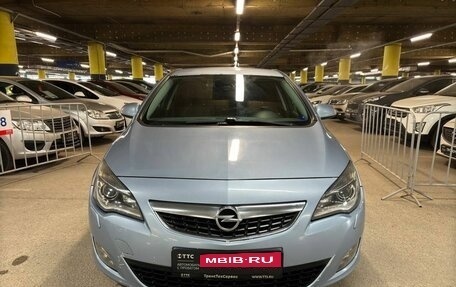 Opel Astra J, 2011 год, 819 000 рублей, 2 фотография