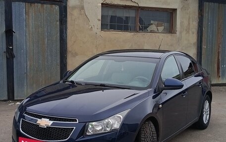 Chevrolet Cruze II, 2010 год, 830 000 рублей, 3 фотография