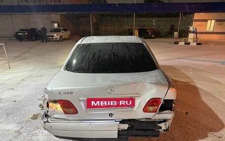 Mercedes-Benz E-Класс, 1997 год, 500 000 рублей, 13 фотография