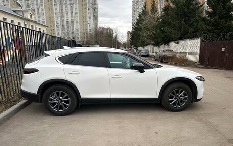 Mazda CX-4, 2023 год, 2 900 000 рублей, 4 фотография