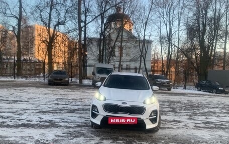 KIA Sportage IV рестайлинг, 2020 год, 2 650 000 рублей, 2 фотография