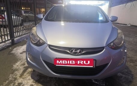 Hyundai Elantra V, 2011 год, 850 000 рублей, 2 фотография