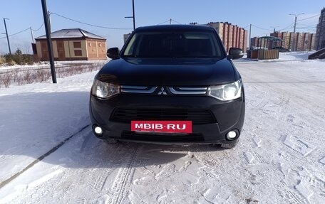 Mitsubishi Outlander III рестайлинг 3, 2012 год, 1 310 000 рублей, 2 фотография