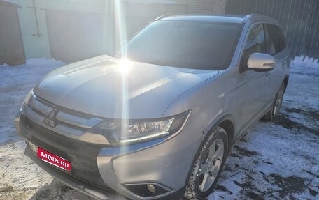 Mitsubishi Outlander III рестайлинг 3, 2016 год, 2 050 000 рублей, 4 фотография