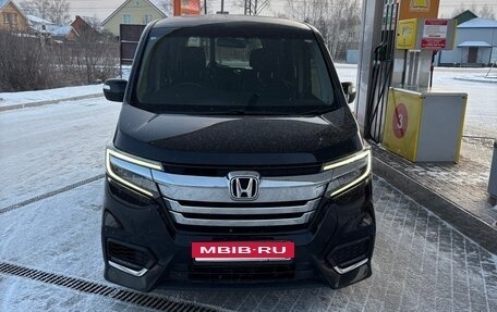 Honda Stepwgn IV, 2018 год, 2 700 000 рублей, 1 фотография