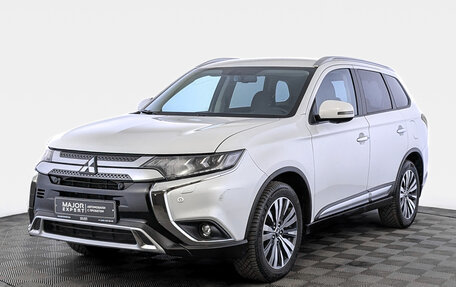 Mitsubishi Outlander III рестайлинг 3, 2021 год, 3 150 000 рублей, 1 фотография