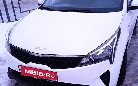 KIA Rio IV, 2022 год, 1 635 000 рублей, 1 фотография