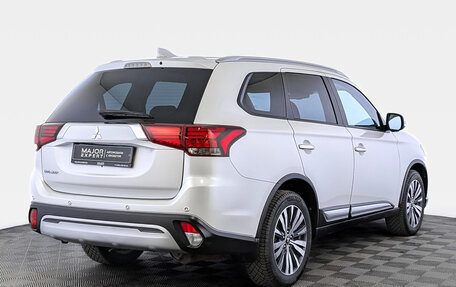 Mitsubishi Outlander III рестайлинг 3, 2021 год, 3 150 000 рублей, 5 фотография