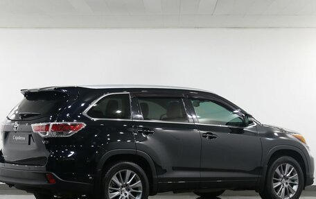Toyota Highlander III, 2014 год, 2 695 000 рублей, 2 фотография
